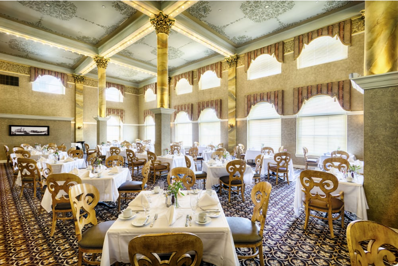 Cafe&#8217; At Sinclair&#8217;s